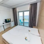Отель Palace 4*