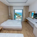 Palace 4*