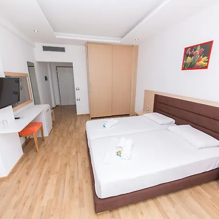 Palace 4* Sarande