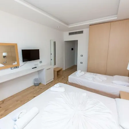 Palace 4*