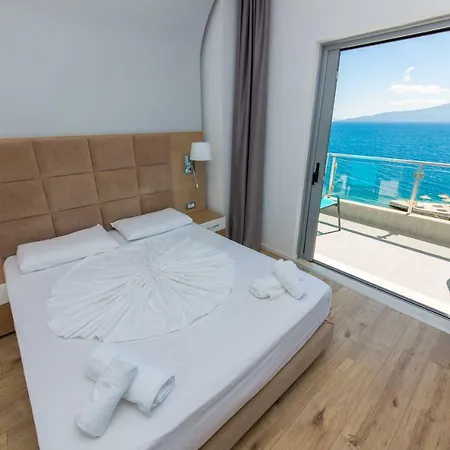 Palace 4* Sarande