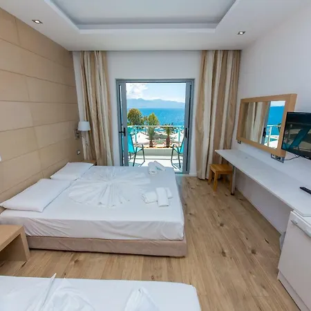Palace 4*