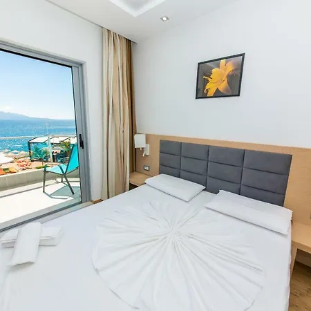 Palace 4* Sarande