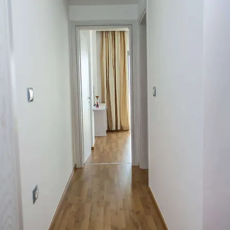 Palace 4*