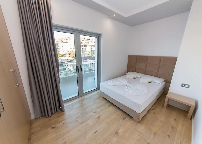 Palace Σαράντα